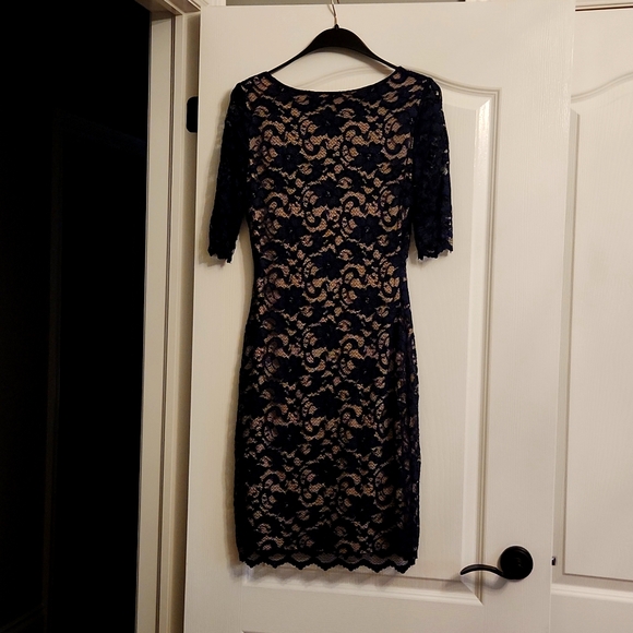 Women's size 10 Badgley Mischka lace dress - Picture 2 of 5